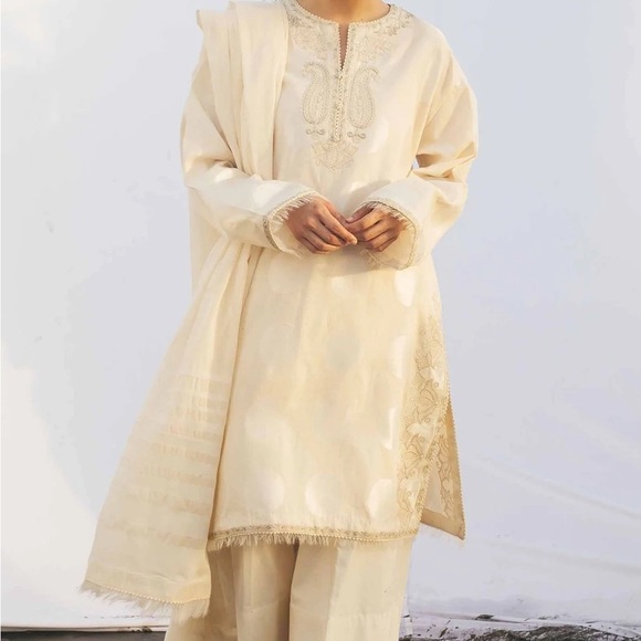 Zara Shahjahan Luxury Lawn Stitched Dress - Picture 1 of 4